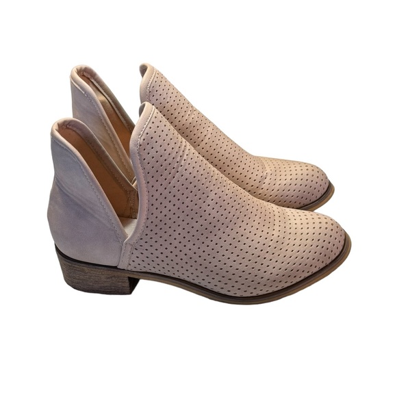 Seven7 Boho Boot Blush Pink Faux Leather Ankle Bootie Size 8 Western Casual - Picture 1 of 12
